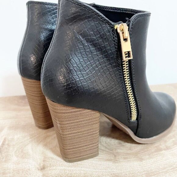 Call It Spring Black Vegan Faux Leather Block Heel Snake Embossing Zip Boots 6 - Picture 6 of 12